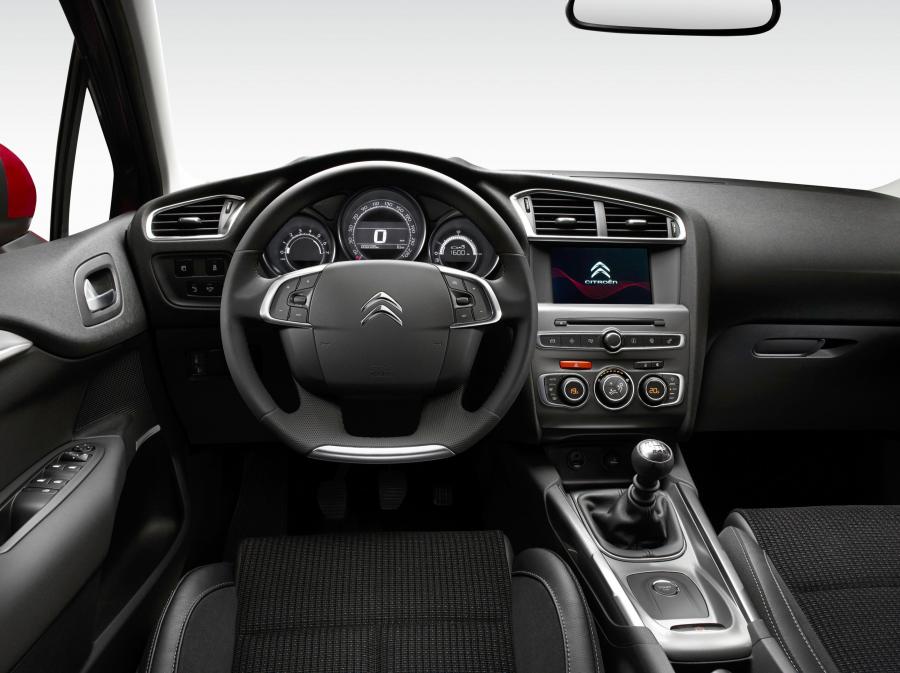  Citroen C4 2015 года  (фото 20 из 30)